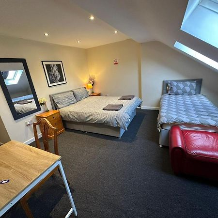 Luton Town House Near Airport Daire Dış mekan fotoğraf