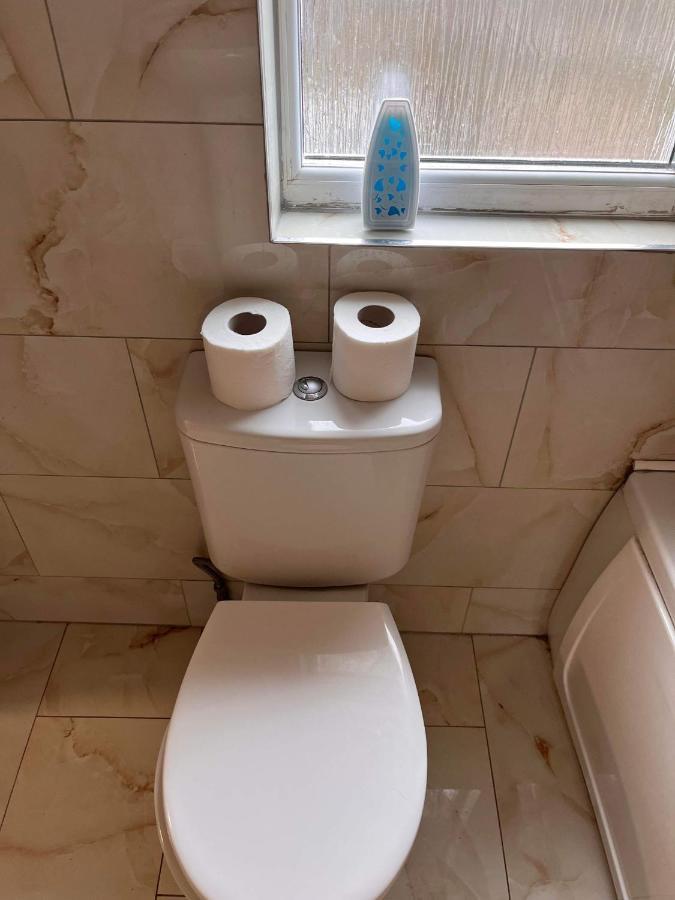 Luton Town House Near Airport Daire Dış mekan fotoğraf