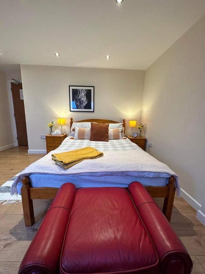 Luton Town House Near Airport Daire Dış mekan fotoğraf