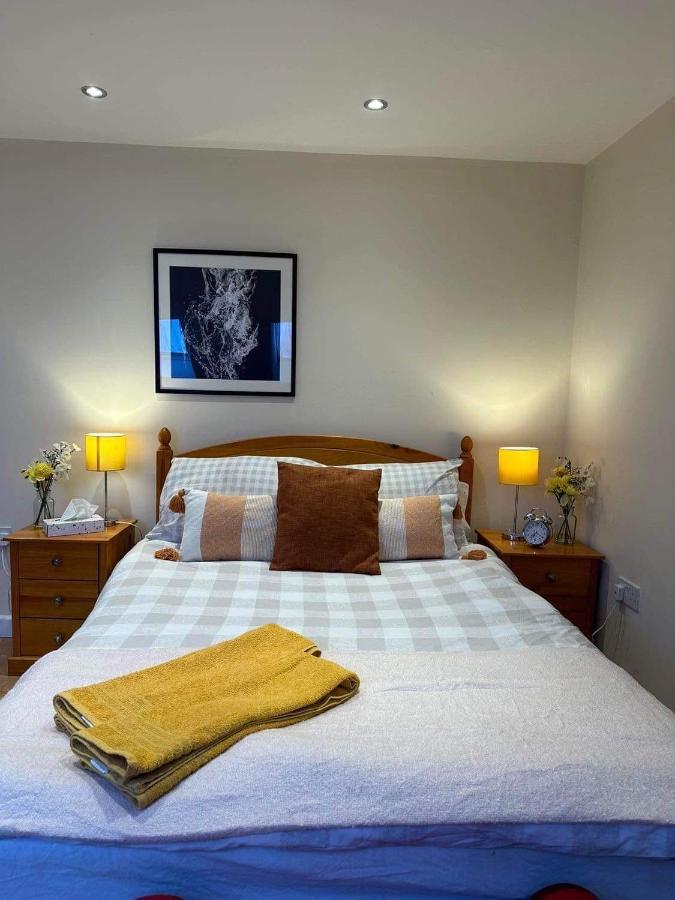 Luton Town House Near Airport Daire Dış mekan fotoğraf
