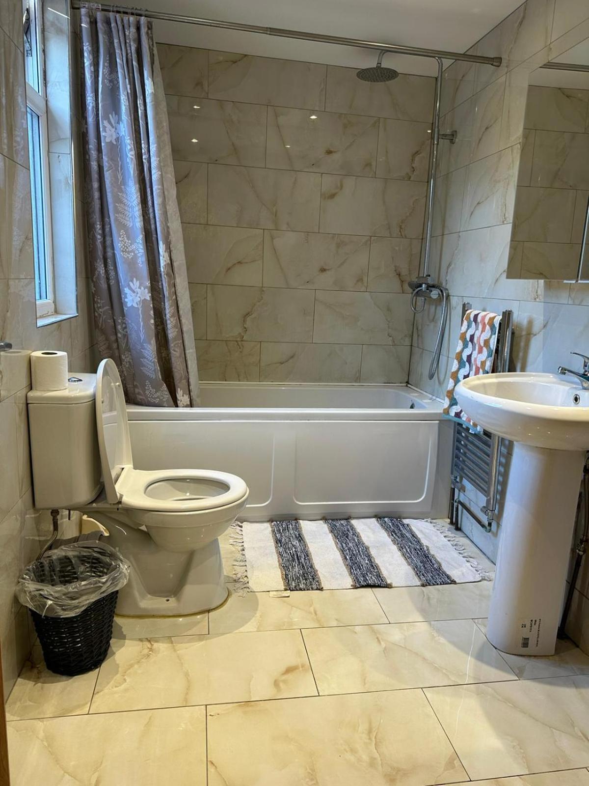 Luton Town House Near Airport Daire Dış mekan fotoğraf