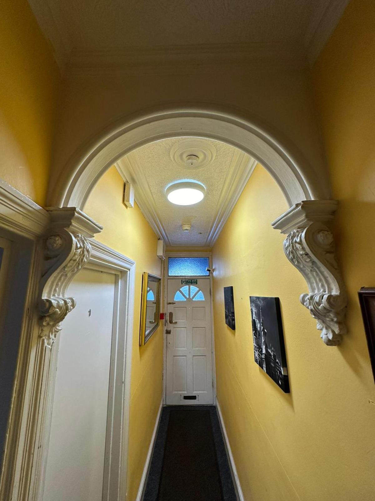 Luton Town House Near Airport Daire Dış mekan fotoğraf