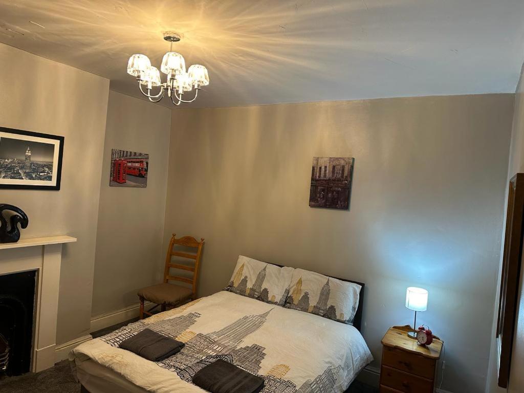Luton Town House Near Airport Daire Dış mekan fotoğraf